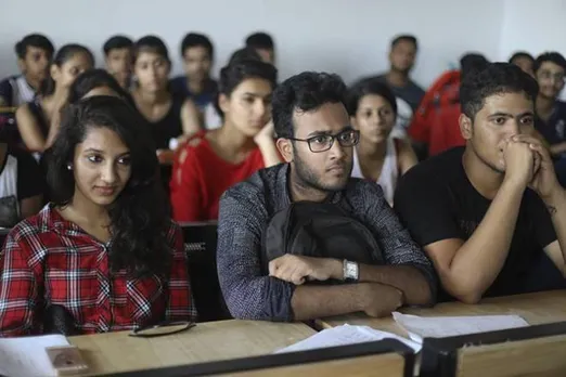 1 अक्टूबर से शुरू होगा यूनिवर्सिटी और कॉलेजों का एकेडेमिक सेशन, यूजीसी ने कहा- 30 सितंबर तक पूरी हो जाए एडमिशन प्रक्रिया