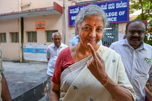 Sitharaman votes
