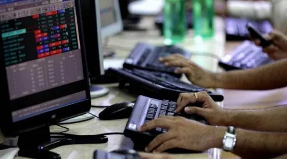 share market today 02 FEBRUARY live updates IN HINDI bse sensex nse nifty 50 rupee vs dollar reliance voda idea airtel ADANI GROUP HDFC INDIAN HOTALS Tech Mahindra stocks in focus