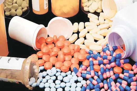 COVID-19 Drug: बजाज हेल्थकेयर ने लॉन्च की कोरोना की दवा, Favijaj के नाम से मिलेगी Favipiravir की जेनेरिक टैबलेट