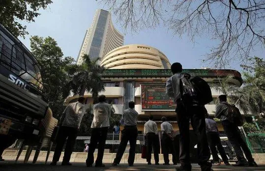 Share Markets Closing Bell : शुरुआती बढ़त को बरकरार रखने में नाकाम रहा बाजार, सेंसेक्स-निफ्टी गिर कर बंद