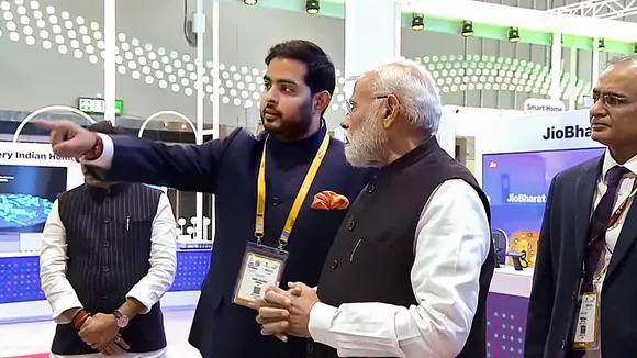 Mukesh Ambani, Akash Ambani, Isha Ambani, Anant Ambani, Non-Executive Directors, RIL, Shareholders approval, Reliance Industries, Ambani scions, Ambani succession plan, मुकेश अंबानी, आकाश अंबानी, ईशा अंबानी, अनंत अंबानी, गैर-कार्यकारी निदेशक, आरआईएल, शेयरधारकों की मंजूरी, रिलायंस इंडस्ट्रीज, अंबानी वंशज, अंबानी उत्तराधिकार योजना