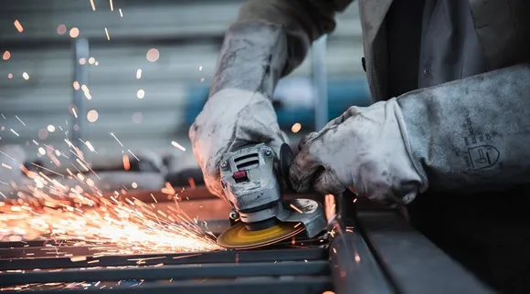फैक्ट्रियों पर भी महंगाई की मार! मैन्युफैक्चरिंग PMI मार्च में गिरकर 54.0 पर, फरवरी में 54.9 था लेवल
