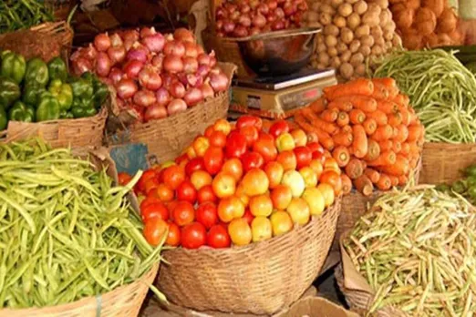 Tomato-Onion Price: महंगे टमाटर और प्याज ने बिगाड़ा थाली का स्वाद, तीन महीने से पहले काबू नहीं होंगे दाम
