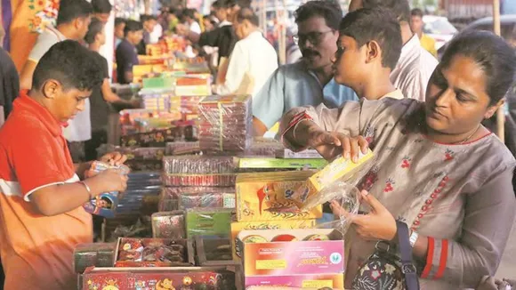 Diwali Shopping, spending trends, festive seasons, Razorpay, payment solution company,