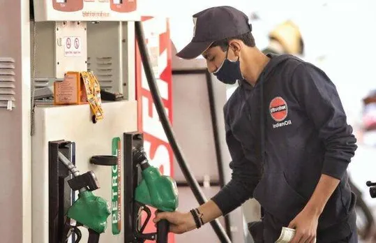 Govt’s excise duty mop-up from petrol, diesel doubles to Rs 3.7 lakh crore in FY21; states get Rs 20,000 crore