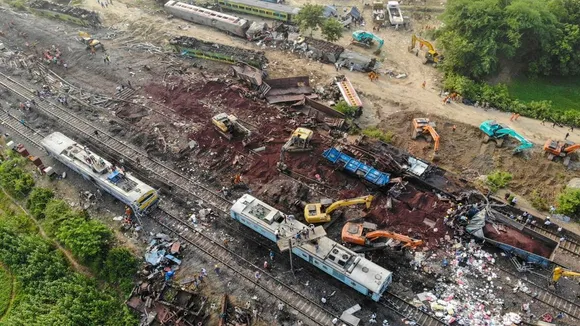 India Rail Signal System Error Behind Worst Crash in Decades