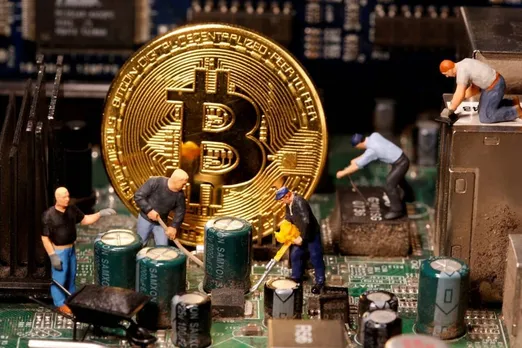 Cryptocurrency Investment: US में बिटक्वाइन ETF शुरू होते ही क्रिप्टोकरेंसी फंड्स में निवेशकों का तांता, एक ही हफ्ते में झोंके डेढ़ अरब डॉलर