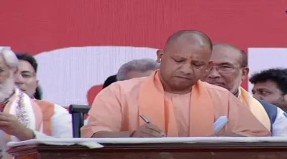 Yogi Adityanath as UP CM agai pm modi Home Minister Amit Shah, Defence Minister Rajnath Singh and CMs of BJP-ruled states in ceremony mukesh ambani the kashmir files team too