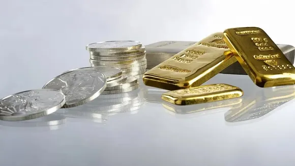 Gold and Silver Price Today Gold falls silver gains check 10 gram gold price today in delhi