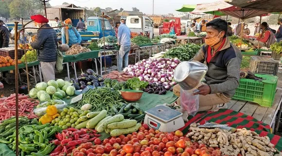 पिछले महीने डब्ल्यूपीआई इंफ्लेशन 15.88 फीसदी पर था जो मौजूदा सीरीज में अब तक सबसे अधिक दर है. मौजूदा सीरीज को वर्ष 2012 में लॉन्च किया गया था.