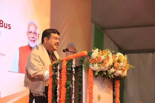 modi government big plan oil minister dharmendra pradhan hints for doorstep delivery of CNG LNG