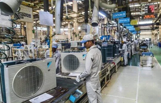 October IIP Growth : अक्टूबर में औद्योगिक उत्पादन में 3.2 फीसदी की बढ़ोतरी, माइनिंग और मैन्युफैक्चरिंग का मिला सहारा