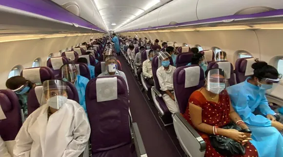 Domestic Flights : देश में 18 अक्टूबर से 100 फीसदी पैसेंजर कैपिसिटी के साथ उड़ान भरेंगे विमान, सरकार ने दी हरी झंडी