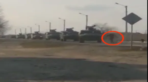 Russia Ukraine War: Video of Ukrainian ‘tank man’ trying to block Russian military convoy goes viral