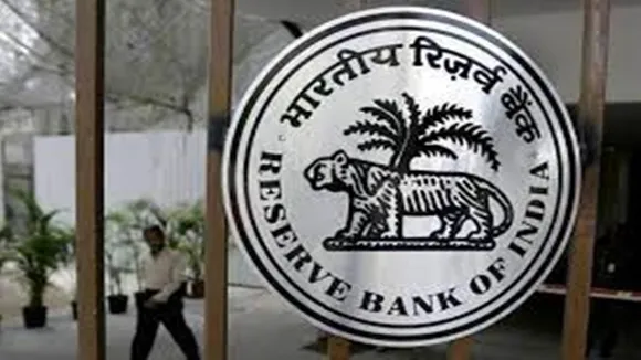 these three banks including two from private sector important for indian economy gdp according to d sib by rbi