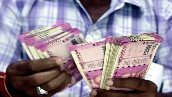 Rs 2000 Notes, 2000 rupee note, Reserve Bank Of India, RBI, exchange deposit, RBI deadline to end, 7 October deadline, what will happen to Rs 2000 notes after 7 October, rbi explains exchange and deposit Process, 2000 रुपये के नोट, 2000 रुपये के नोट बदलना, भारतीय रिजर्व बैंक, आरबीआई, आरबीआई की डेडलाइन, 7 अक्टूबर की डेडलाइन, 7 अक्टूबर के बाद 2000 रुपये के नोटों का क्या होगा, आरबीआई ने बताई नोट बदलने, जमा करने की प्रक्रिया