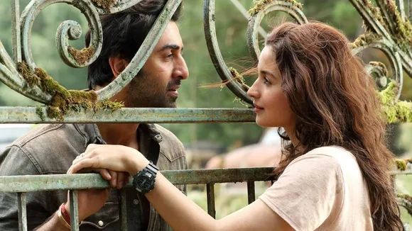 Brahmastra Bumper Opening Record Breaking: बॉलीवुड ने चला 'ब्रह्मास्त्र', पहले ही दिन 37 करोड़ बिजनेस, वीकेंड में टूटेंगे कई रिकॉर्ड