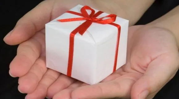 Valentine’s Day offers: Flipkart, Amazon, Samsung, Garmin and Puresight Systems announce discounts