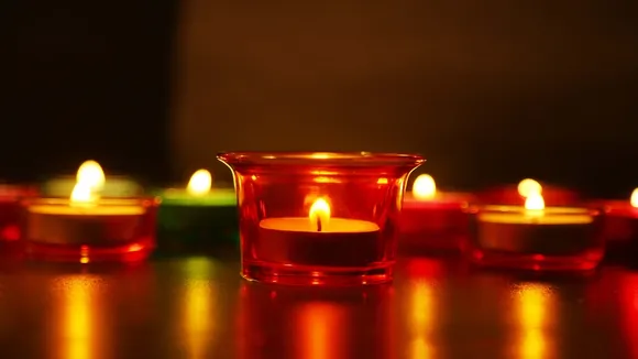 Diwali 2023, 5 financial gift ideas, Diwali gift ideas, Digital Gold, Shares, Stocks, Health Insurance, Life Insurance, SSY, सुकन्या समृद्धि योजना, Sukanya Samriddhi Yojana, डिजिटल गोल्ड, हेल्थ इंश्योरेंस, स्वास्थ्य बीमा, शेयर, स्टॉक्स, जीवन बीमा