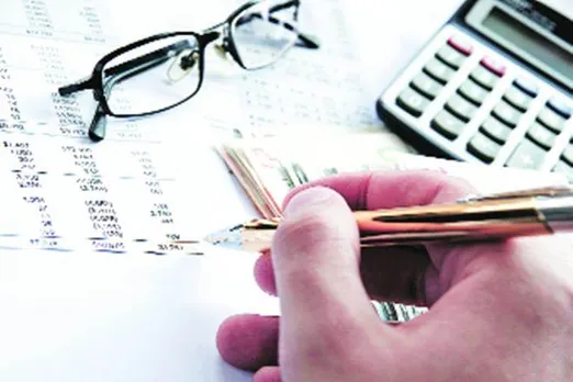 Top 50 corporates reduce debt by about Rs 60000 crore, balancesheet, टॉप 50 कंपनियां, bank credit growth, bank loan, consumer credit, wholesale credit, IBC, ECB