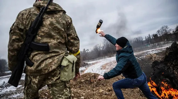 ukraine russia war putin zelenskyy kyiv invasion indian evacuation live updates us president joe biden putin wall of strength