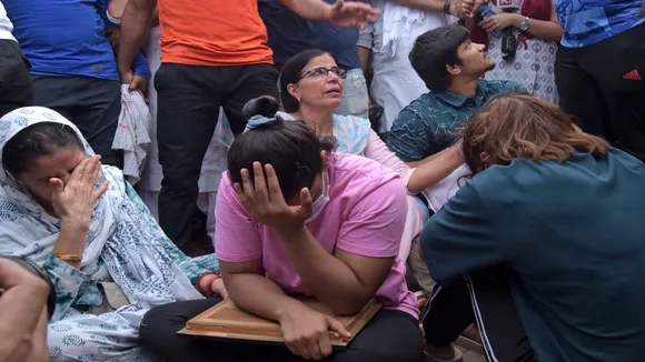 Delhi Police, chargesheet against Brij Bhushan, cancellation of POCSO case, BJP, Beti darao Brij Bhushan Bachao, Congress, Supriya Srinet, Wrestlers’ case against BJP MP, पॉक्सो केस क्लीन चिट, बृजभूषण शरण सिंह के खिलाफ चार्जशीट, दिल्ली पुलिस, नरेंद्र मोदी, अमित शाह, कांग्रेस, बीजेपी, सुप्रिया श्रीनेत