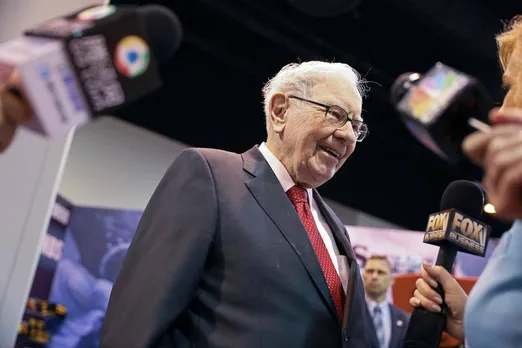 ace investor Warren Buffett has made 830 crore doller so far in 2021 from these two stock investments