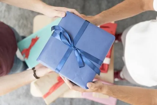Holi best five gadgets to gift headphones gaming gadgets