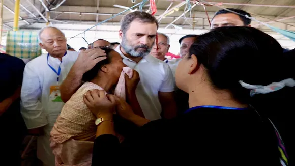 Rahul Gandhi, Imphal, Manipur relief camps, Moirang relief camp, Manipur civil society, Churachandpur, Manipur Violence, मणिपुर, मेतेई, Meitei, कुकी, Kuki, मणिपुर हिंसा, राहुल गांधी मणिपुर दौरा, इंफाल, चुराचांदपुर, मणिपुर रिलीफ कैंप, मणिपुर राहत शिविर, कांग्रेस, Congress, मोदी सरकार, अमित शाह, Modi Govt, Amit Shah, मोइरंग रिलीफ कैंप, राज्यपाल, अनुसुइया उइके, राज्यपाल से मिले राहुल गांधी, Rahul Gandhi Meets Manipur Governor, Anusuiya Uikey