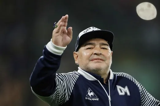 football legend Diego Maradona passed away because of heart attack