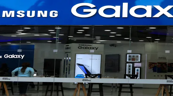 samsung vs apple inching closer to apple Samsung to offer up to 5 years of software updates to these devices Check full list here