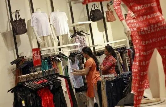 GST Hike : कपड़े, जूते-चप्पल अब और होंगे महंगे, GST बढ़ कर 12 फीसदी हुआ 