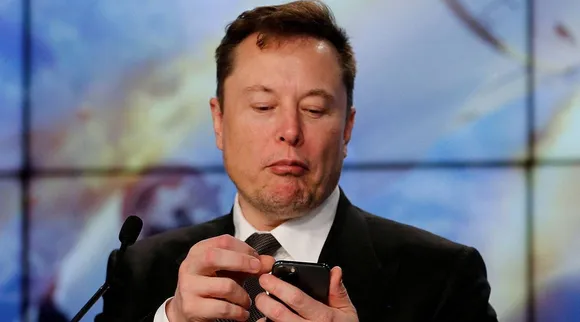 electric vehilce Tesla CEO and world richest perosn Elon Musk says he is buying Manchester United football club in Twitter thread joking about politics