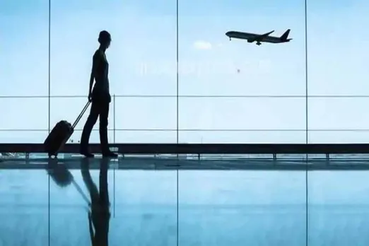 ICICI bank offer on booking domestic flights flat 10 percent discount available