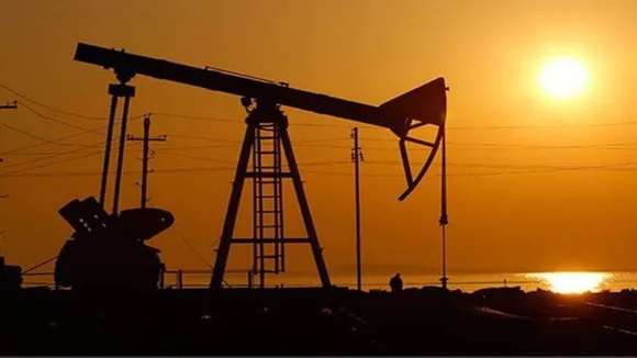 Oil & Gas: विंडफॉल टैक्‍स और GRM में कमजोरी से कंपनियों की घटेगी कमाई,  RIL, ONGC, IOC जैसे शेयरों में क्‍या करें