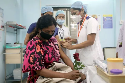 Covid-19 Vaccination: कोरोना से लड़ाई में चिंता बढ़ाने वाली खबर, सरकारी आंकड़ों के मुताबिक 21 जून के बाद से धीमी पड़ी टीकाकरण की रफ्तार