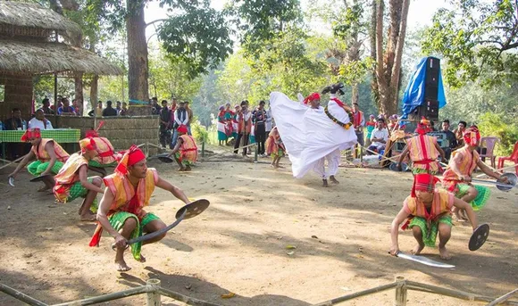 chandubi-lake-assam-festival-dance-30stades