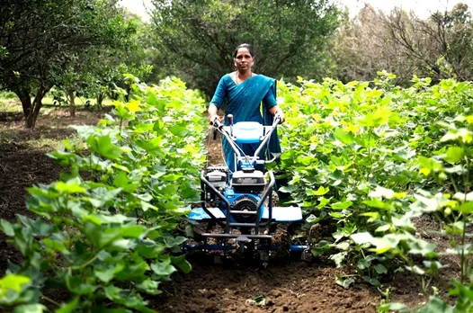 Agrowsure-farm-machines-Woman-farmer-gender-friendly-equipment-30stades