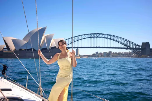Sara near Sydney Opera House_11zon