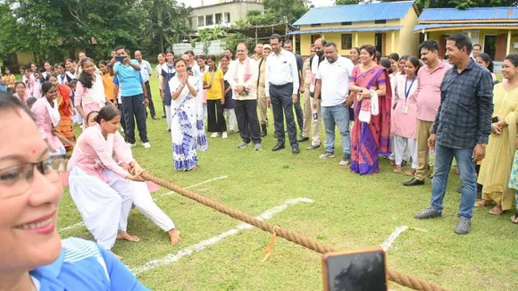 মঙলদৈত ৰাষ্ট্ৰীয় ক্ৰীড়া দিৱসত পৰম্পৰাগত বিভিন্ন খেলৰ প্ৰতিযোগিতাঃ পুৰস্কাৰ পালে জিলা আয়ুক্তয়ো