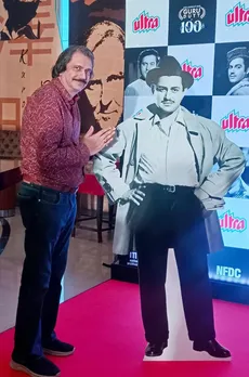 Journalist Chaitanya Padukone offering tributes to Guru Dutt image cut-out