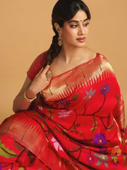 janhvi sari