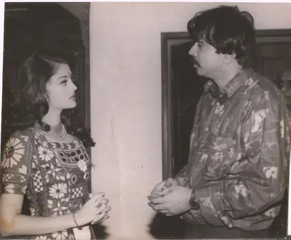 Aishwarya Rai speaks to Chaitanya Padukone after she won the Miss World crown ( 1994)