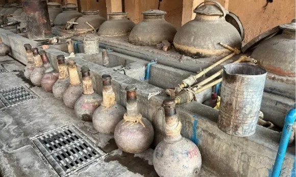 Making attar