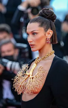 Bella-hadid-schiaparelli-necklace-cannes-red-carpet-2-2021-vogue-sg