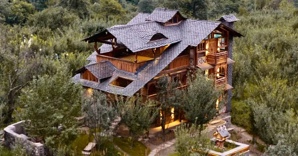 Wood, stone and mud come together in a sustainable blend in the homes in Himachal Pradesh