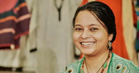 Zyenika partners with women-led tailoring units and single mothers to stitch each garment.