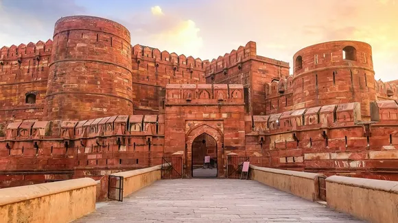romantic budget trip to Agra