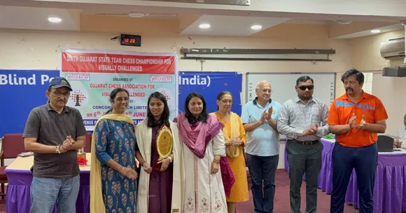 Himanshi with mentors and teammates at the Blind People’s Association, Ahmedabad — where her chess journey truly began.